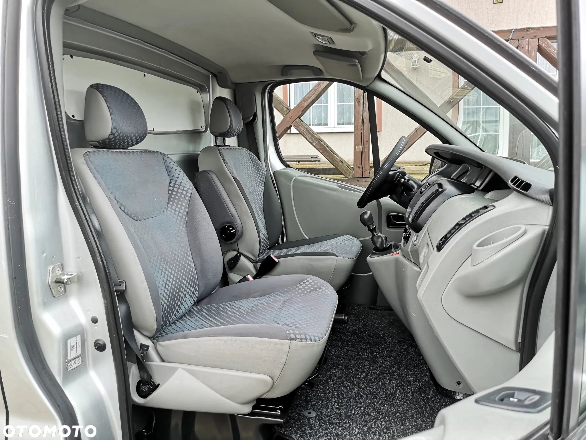 Renault Trafic 2.0dCi 90 - 12