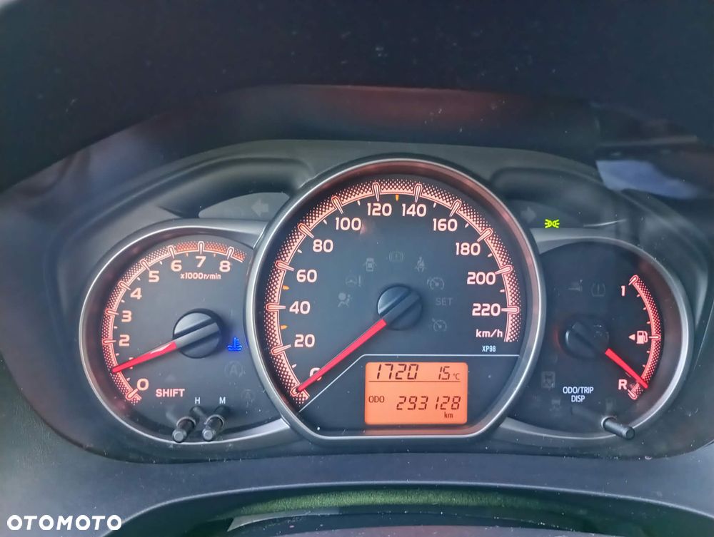 Toyota Yaris - 15