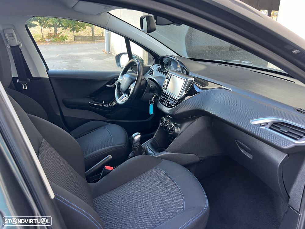 Peugeot 208 1.2 PureTech Style - 19