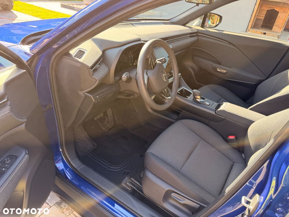 Lexus LBX - 11