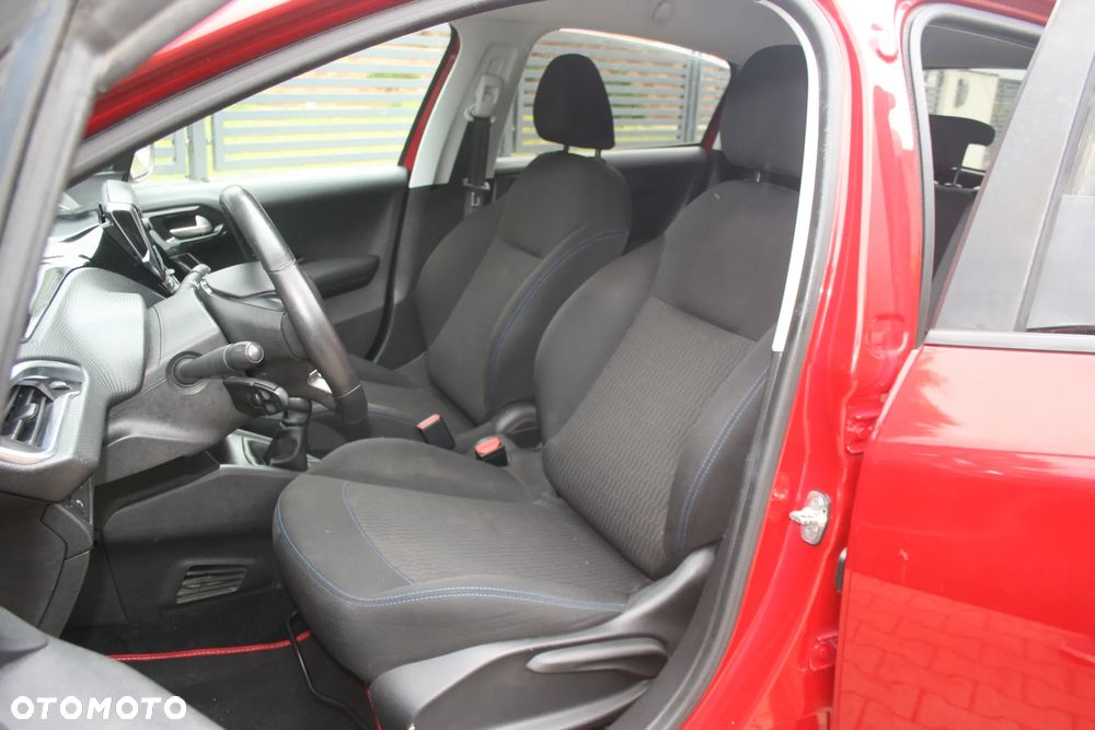 Peugeot 208 1.2 PureTech Allure - 11