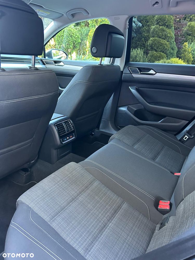 Volkswagen Passat 2.0 TDI EVO Business DSG - 3