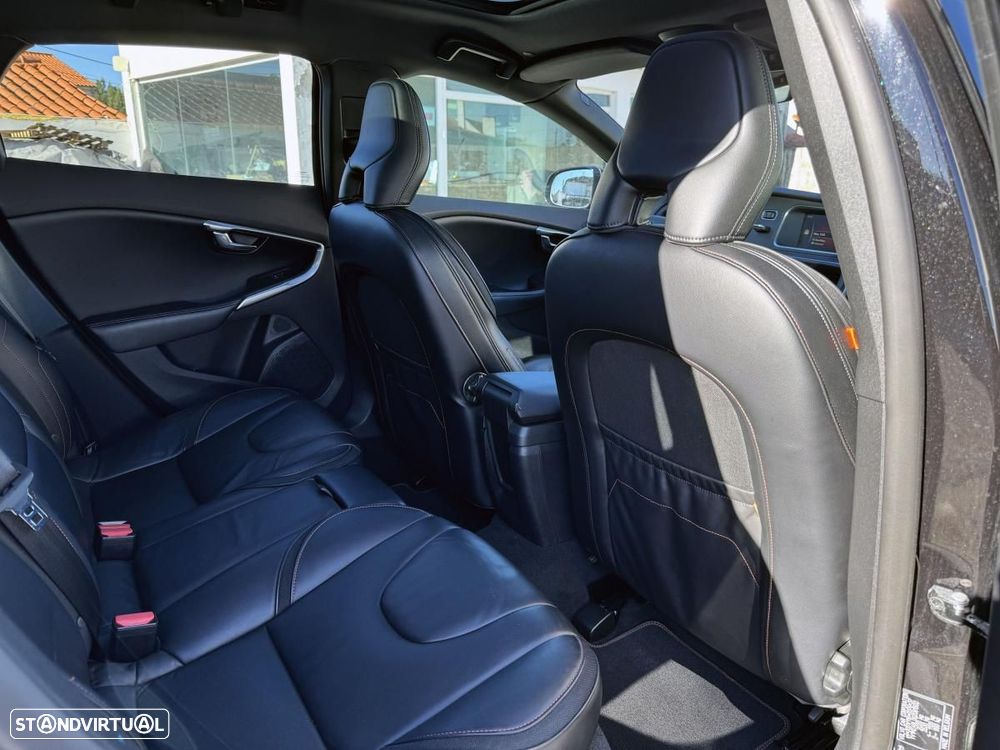 Volvo V40 Cross Country 2.0 D4 VOR Geartronic - 24