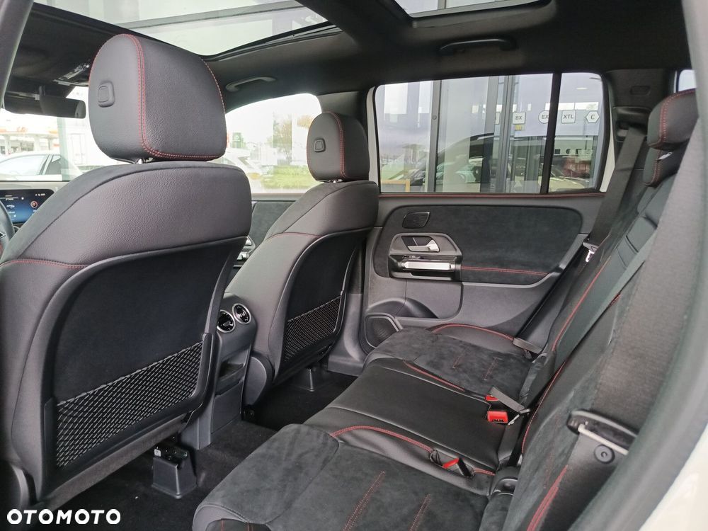 Mercedes-Benz GLB - 29