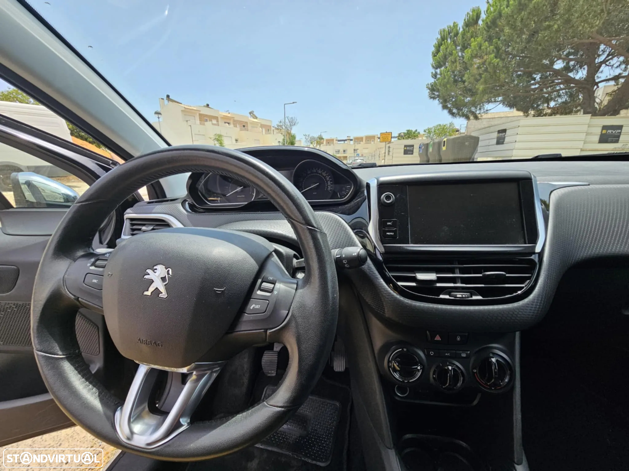 Peugeot 208 1.2 PureTech Active - 8