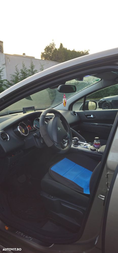 Peugeot 3008 Hybrid4 - 8