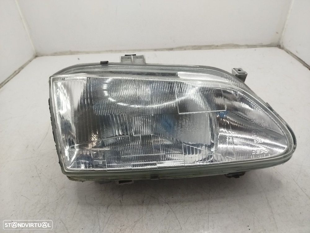 Farol/ Otica Dianteiro Dto Renault Megane I Coach (Da0/1_) - 1