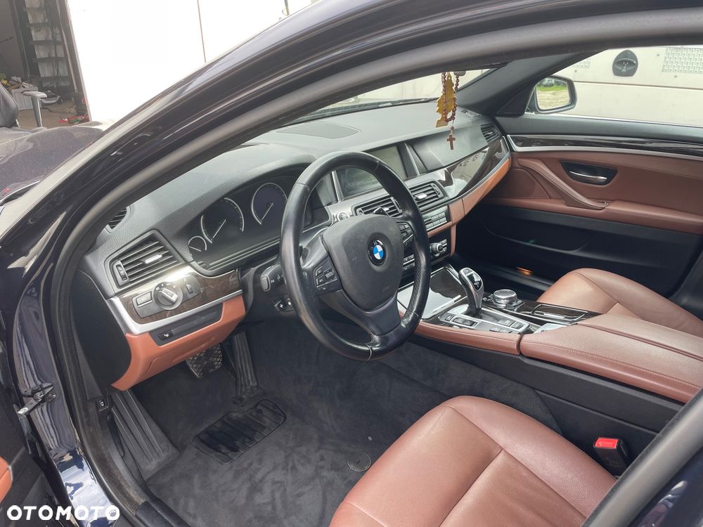 BMW Seria 5 535i xDrive - 10