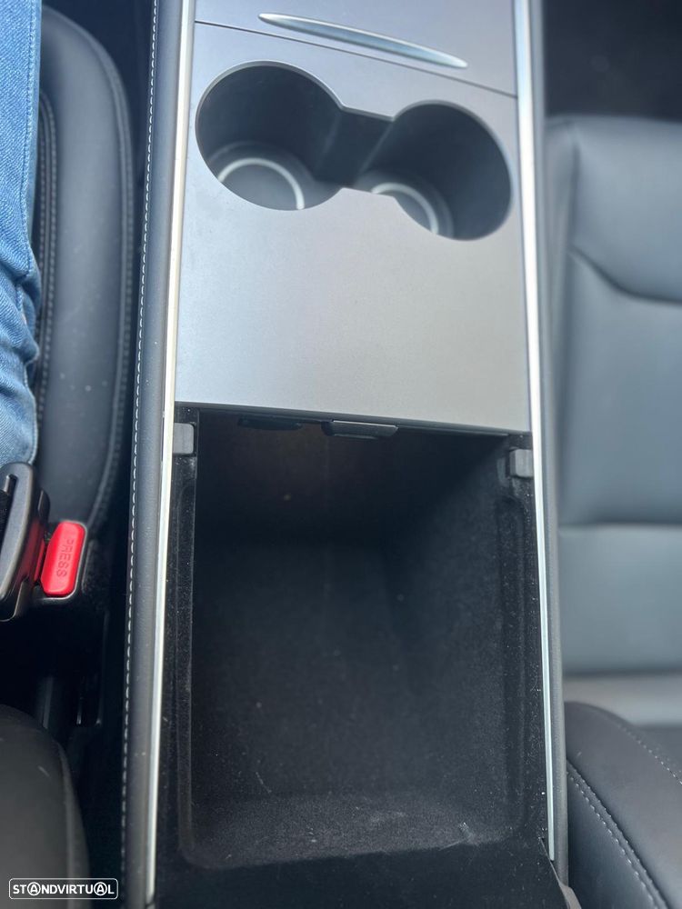 Tesla Model Y Long Range Dual Motor AWD - 18