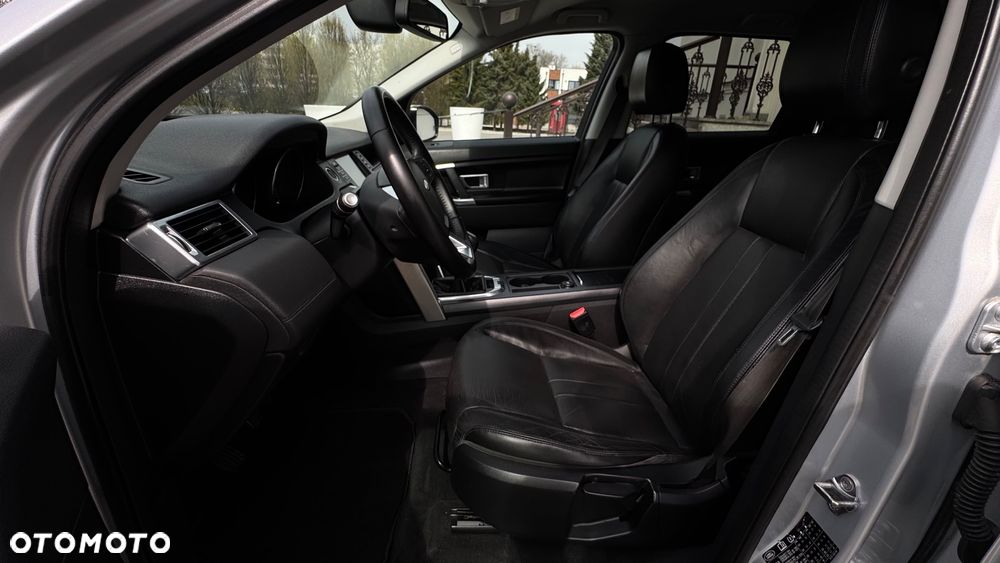 Land Rover Discovery Sport TD4 HSE Luxury - 26