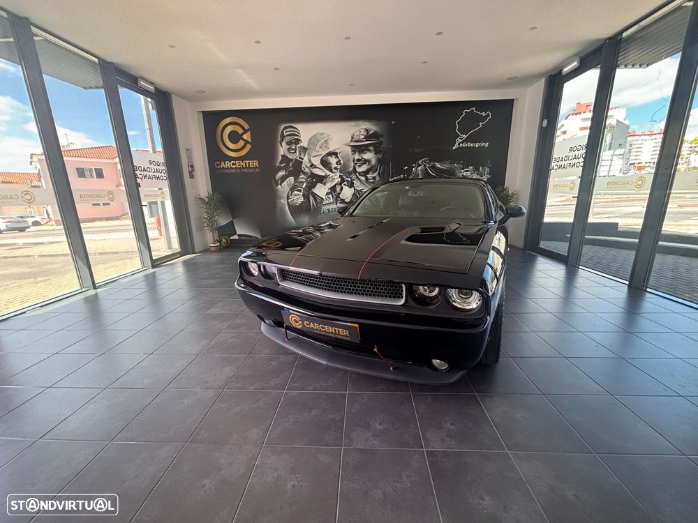 Dodge Challenger - 1