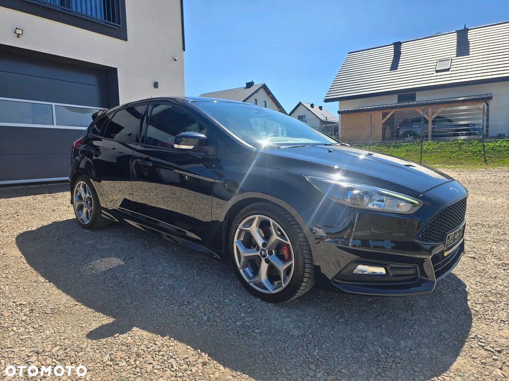 Ford Focus 2.0 EcoBoost ST mit Leder-Exclusiv-Paket - 2