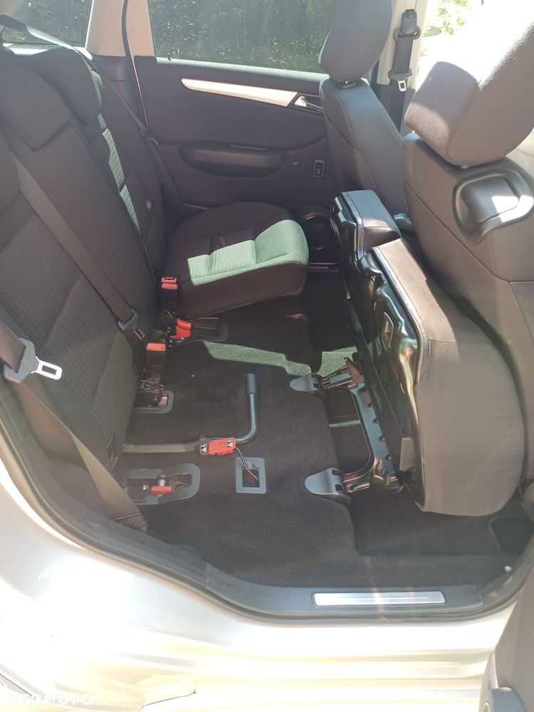Mercedes-Benz Klasa B 180 CDI DPF Autotronic SPORT EDITION - 18