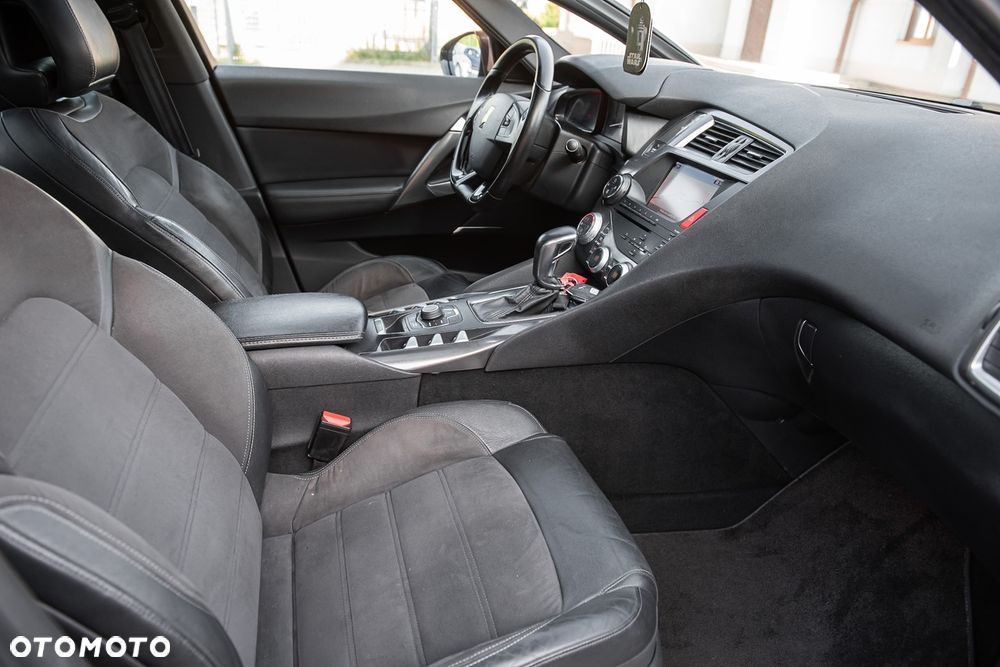 Citroën DS5 2.0 HDi SoChic - 28