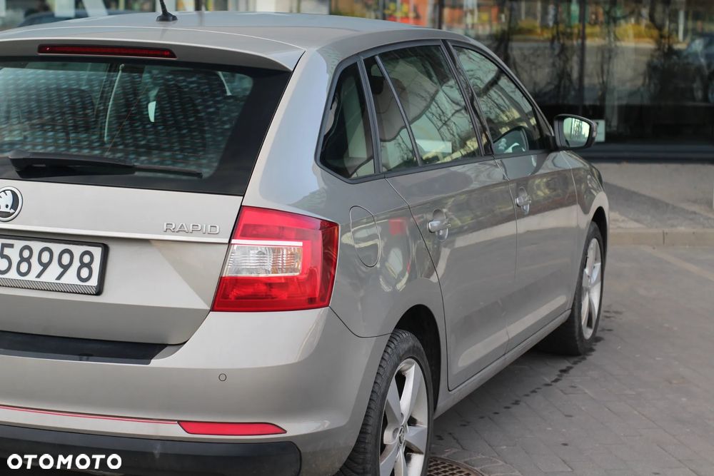 Skoda RAPID 1.2 TSI Ambition - 13