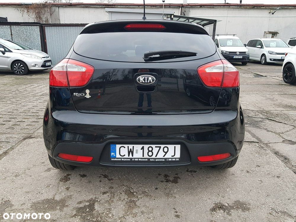 Kia Rio 1.4 Fifa World Cup Edition - 6