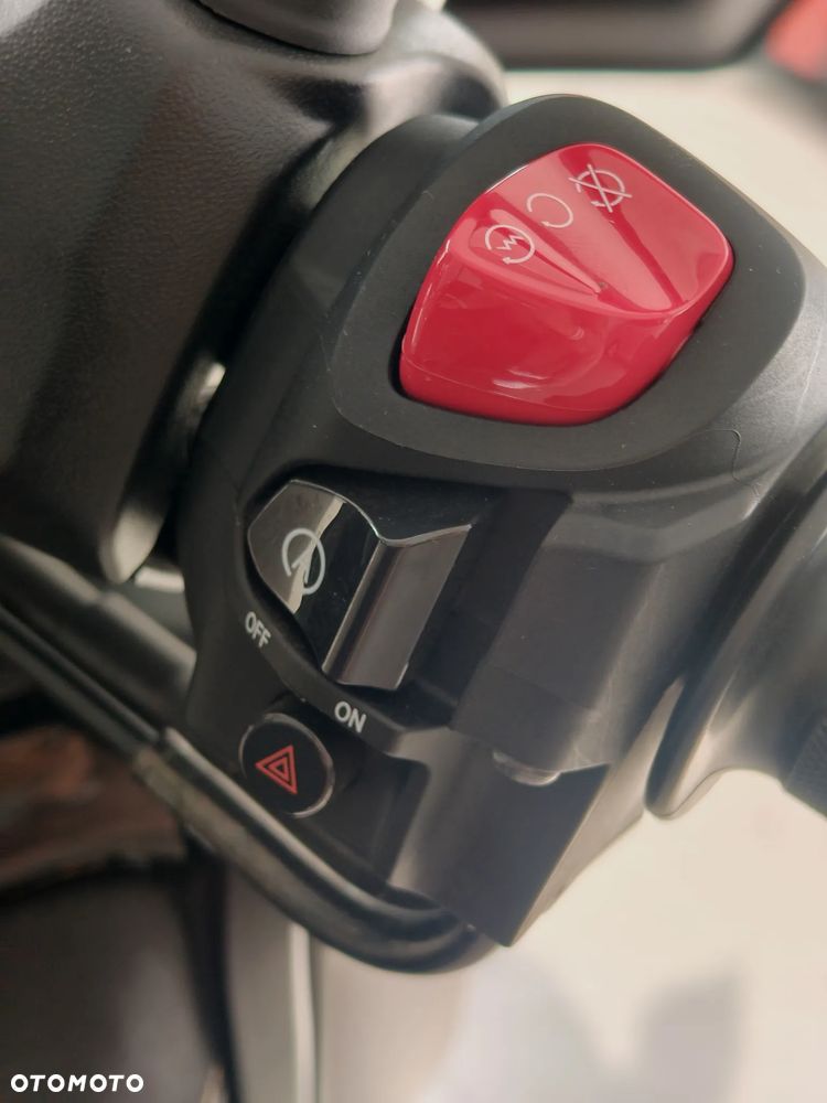 Yamaha X-max - 25