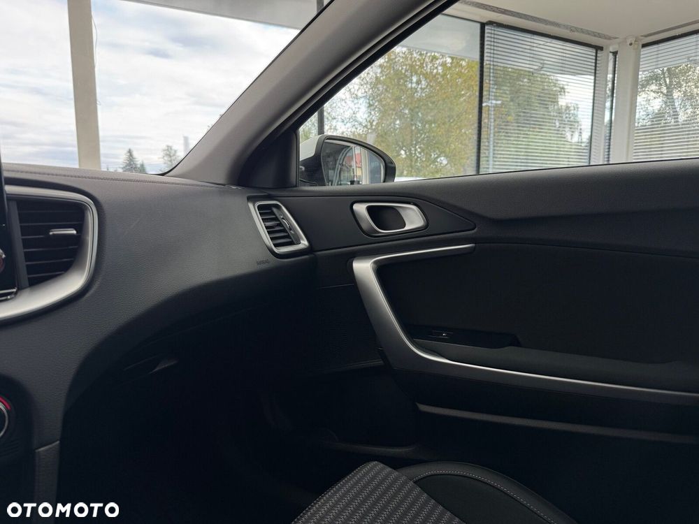 Kia Ceed - 26
