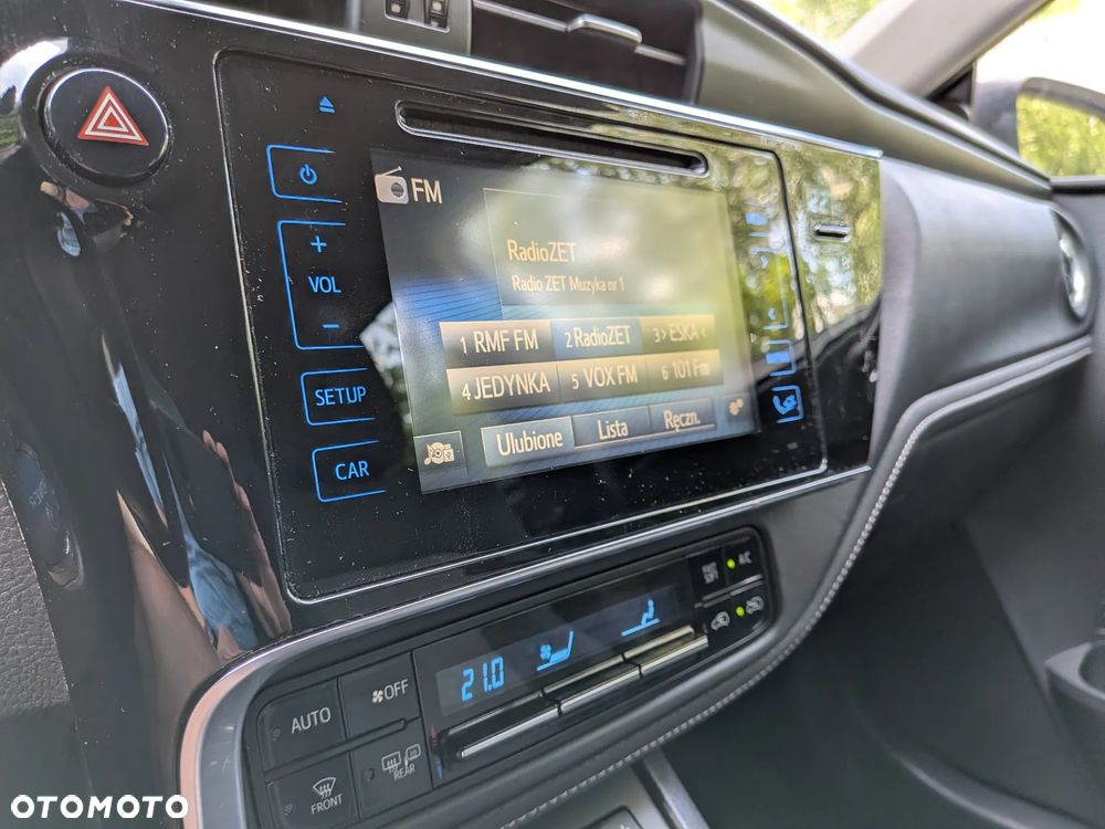 Toyota Auris Hybrid 135 Premium - 21