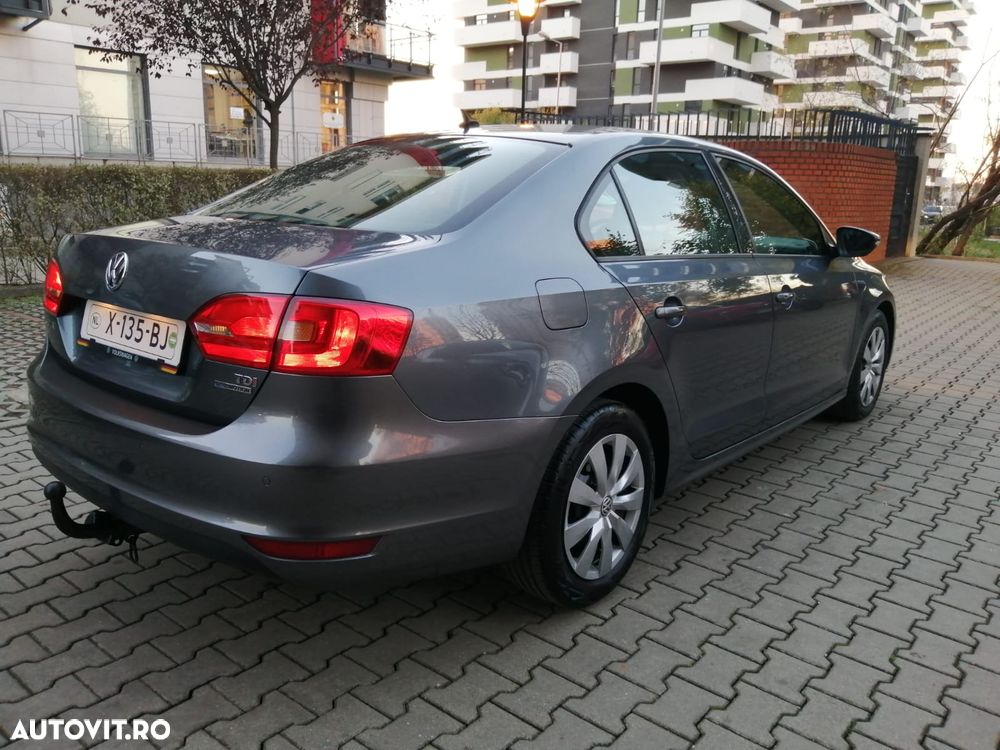 Volkswagen Jetta - 3