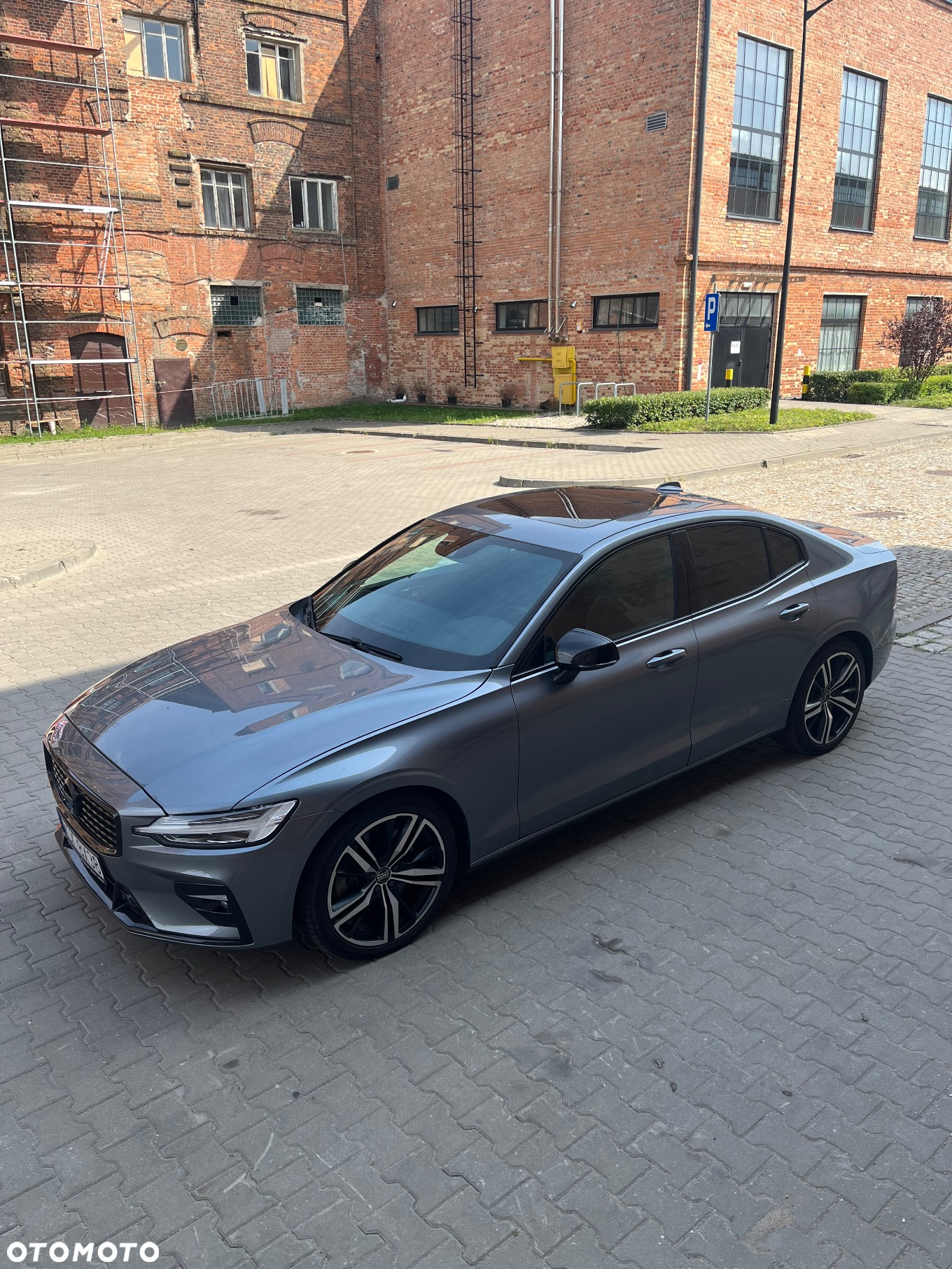 Volvo S60 T6 AWD R-Design - 9
