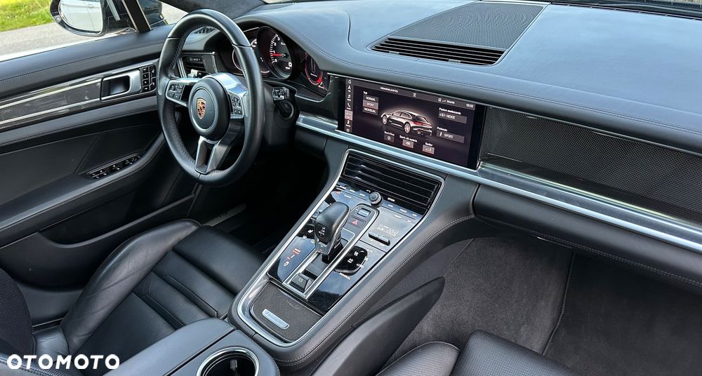 Porsche Panamera Turbo Sport Turismo - 37