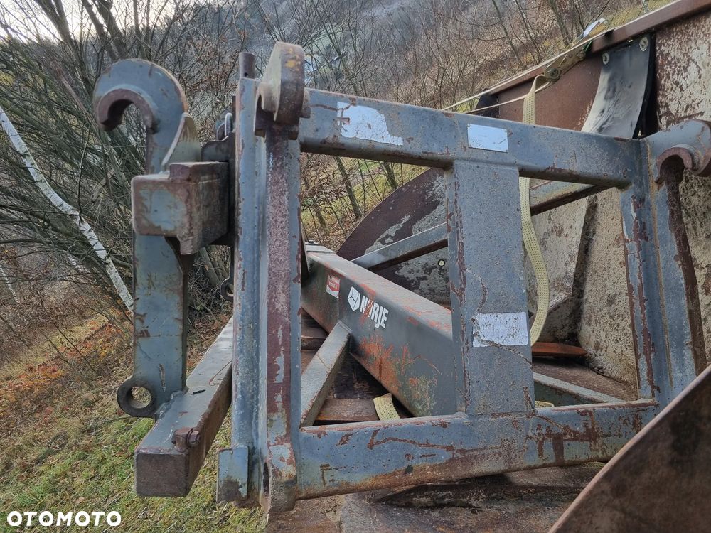 Volvo BM 4400 Ładowarka Fadroma Sprowadzona z Norwegii Widły Łyżka Bocian Wysięgnik! Aktualne badania w DEKRA! Oryginał zadbana Bez luzów i wycieków Potężna Moc. Nie pracowała w Kraju! 6 cylindrów pneumat Hamulec Opony jak Nowe - 12