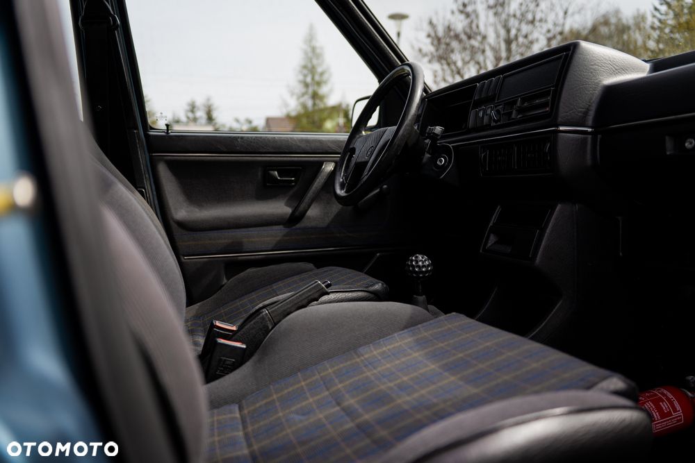 Volkswagen Golf - 17