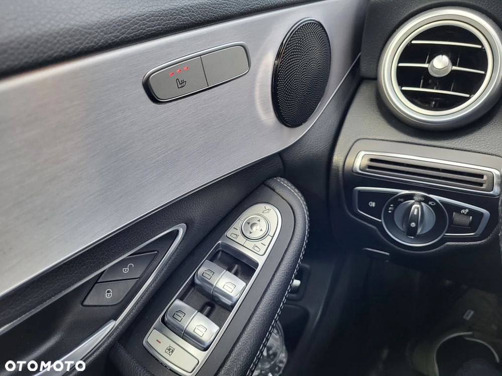 Mercedes-Benz Klasa C 220 d 9G-TRONIC AMG Line - 39
