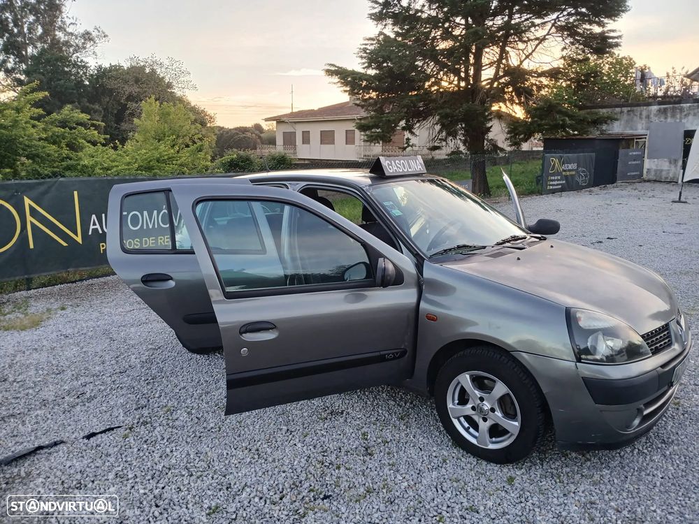 Renault Clio 1.2 16V Confort Authentique - 7