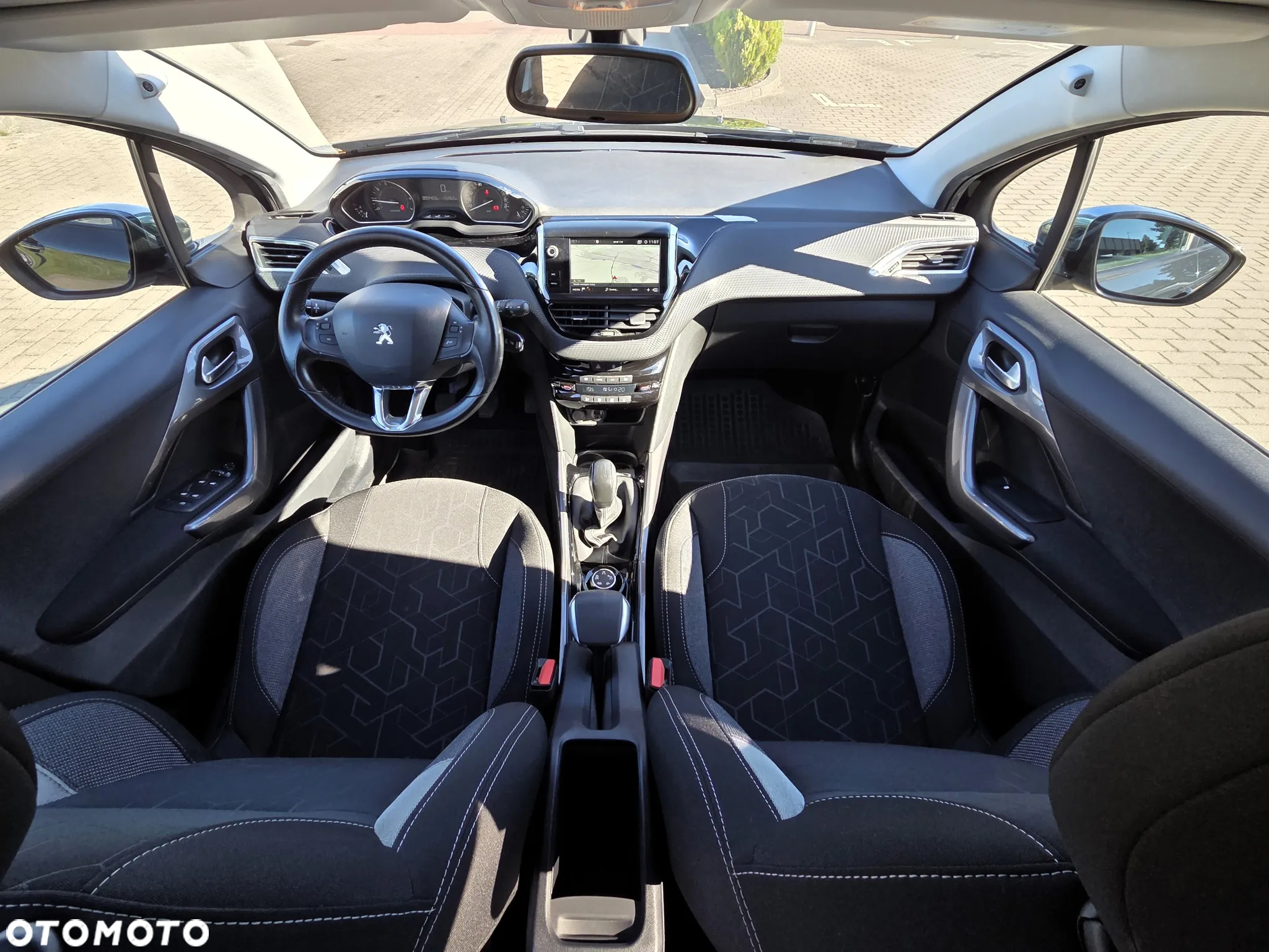 Peugeot 2008 1.2 Pure Tech Style S&S - 25