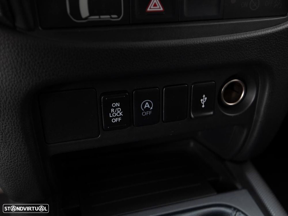 Mitsubishi L200 2.4 DI-D Club 4WD c/iva - 16