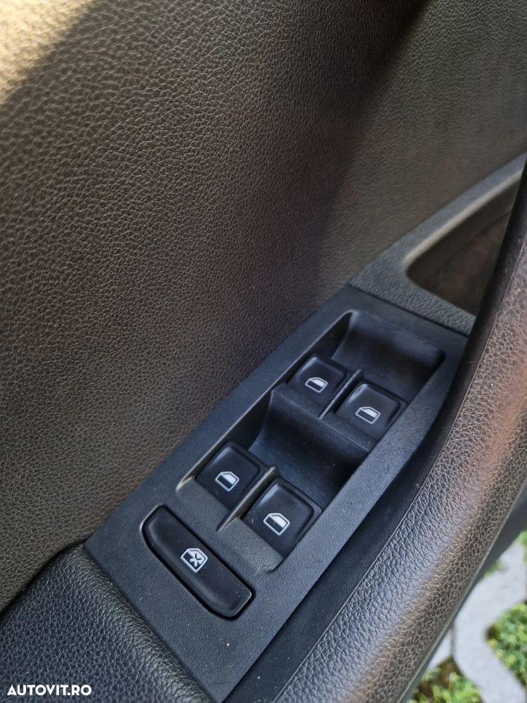 Skoda Octavia 2.0 TDI AMBITION DSG - 15