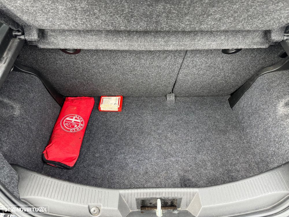 Alfa Romeo MiTo 1.4 MultiAir Distinctive - 25