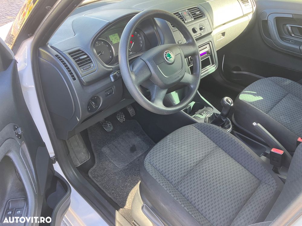 Skoda Fabia 1.2 TSI Ambiente - 10
