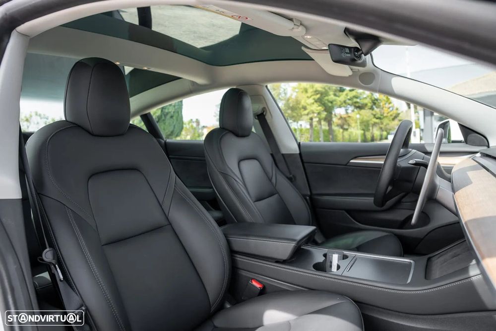 Tesla Model 3 Long Range Tração Traseira - 16
