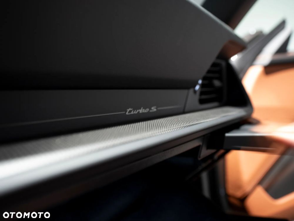 Porsche 911 Carrera Turbo S - 38