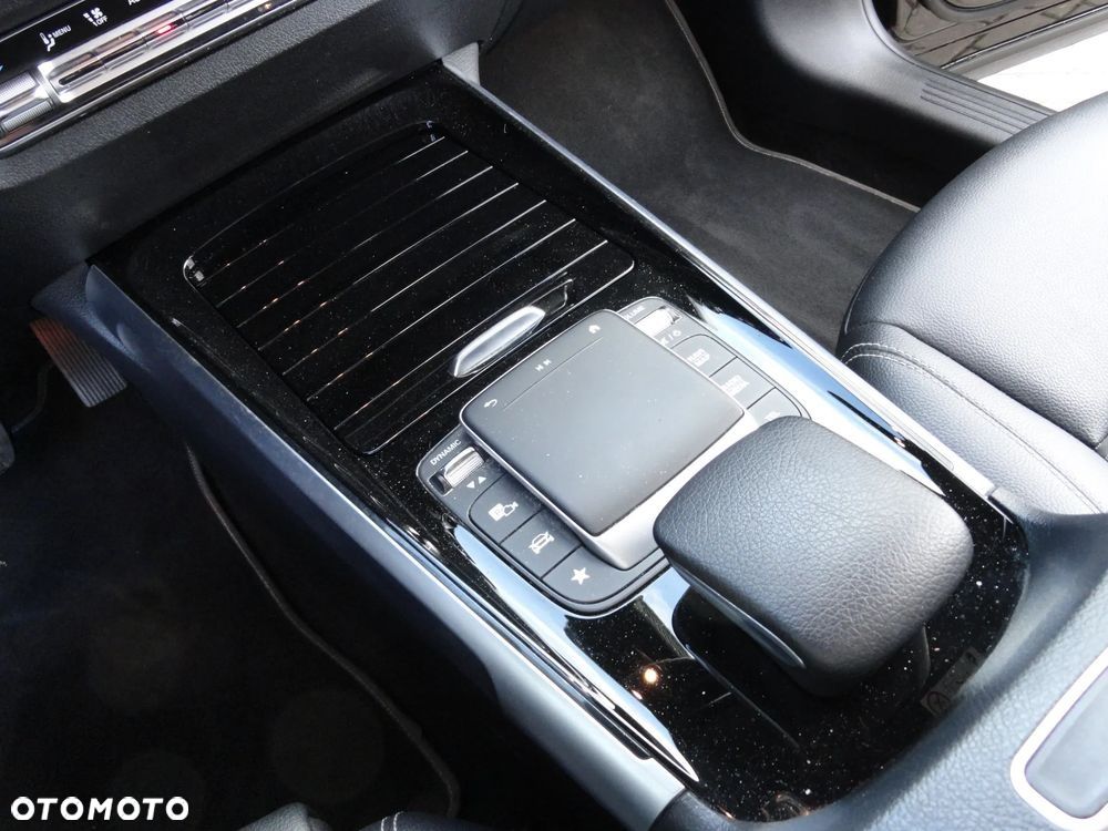 Mercedes-Benz GLB 200 d 8G-DCT Progressive Advanced - 17