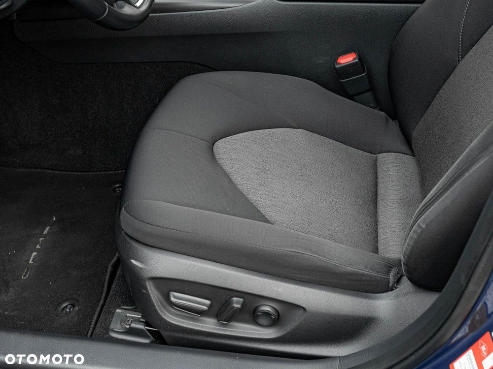 Toyota Camry - 12