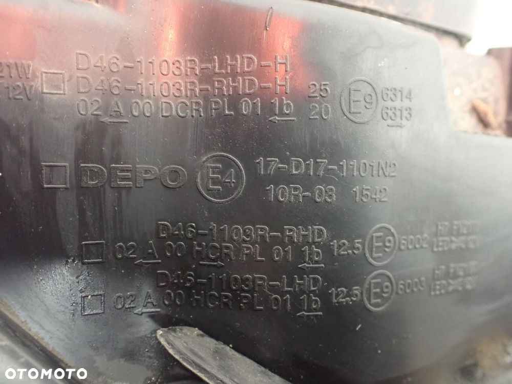 LAMPA PRAWA PRZEDNIA AUDI A4 B5 - 8