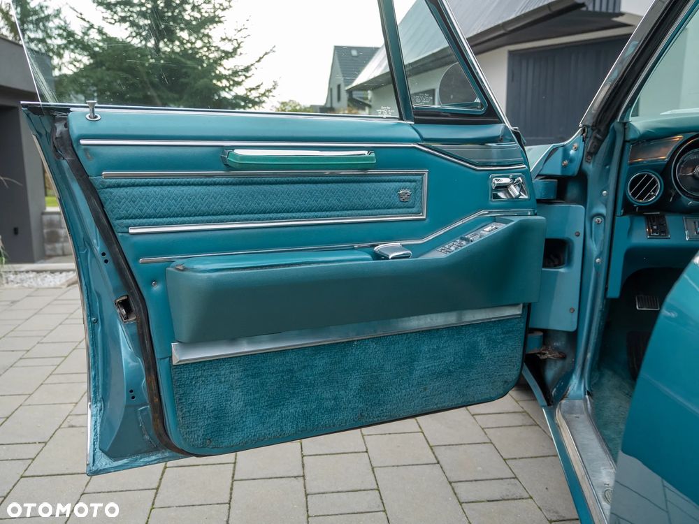 Cadillac Deville - 23