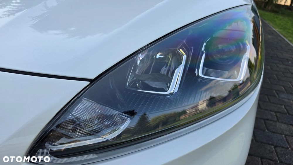 Ford Kuga - 10