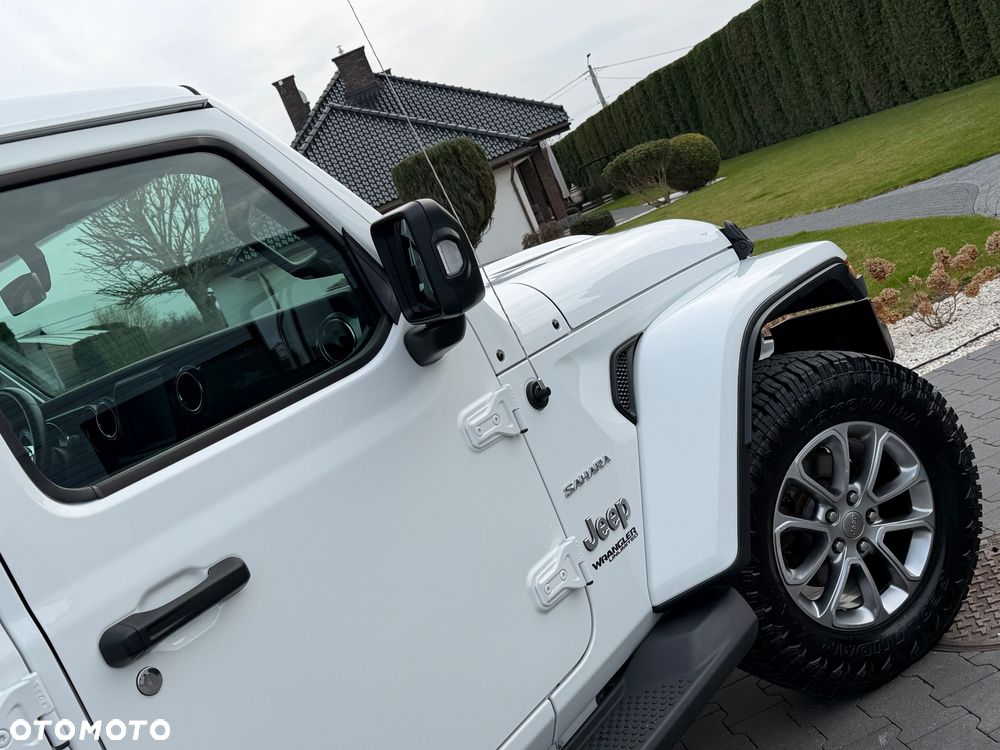 Jeep Wrangler Unlimited GME 2.0 Turbo Sahara - 32