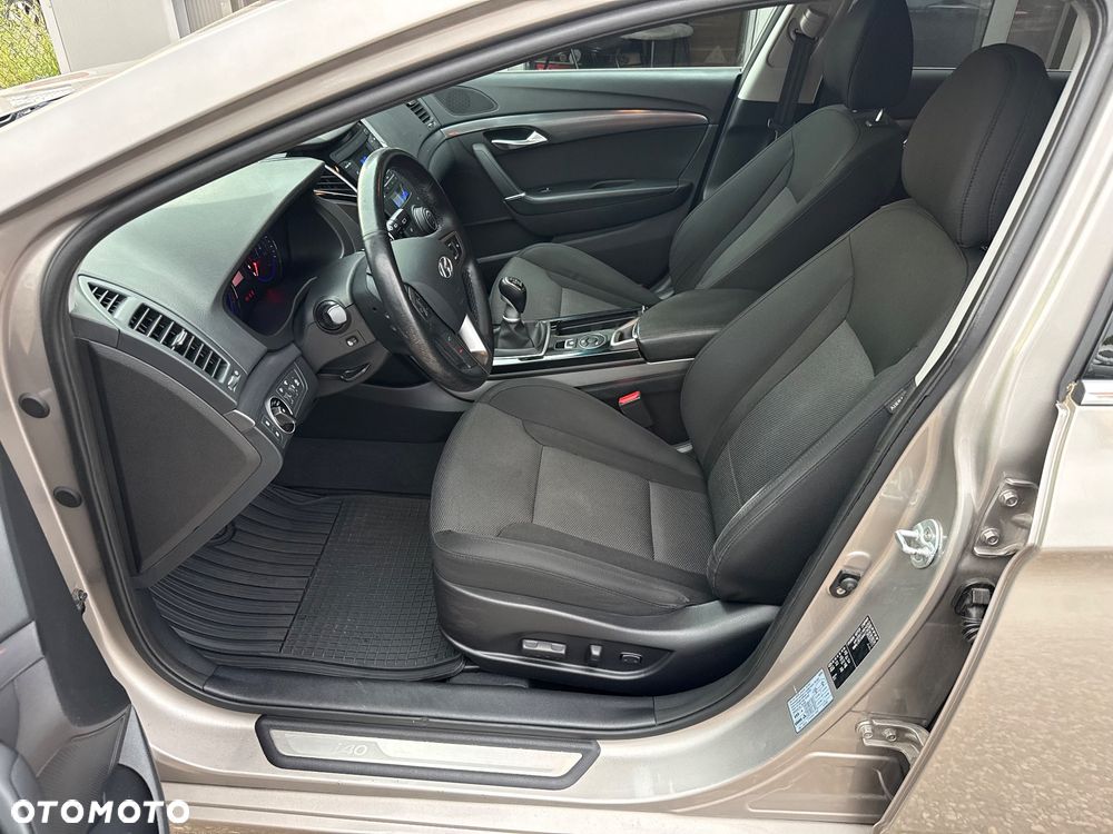 Hyundai i40 Kombi blue 1.6 Trend - 37