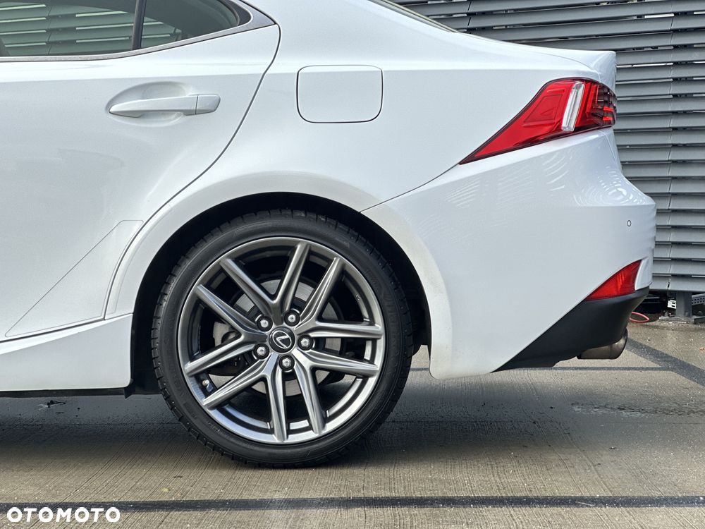 Lexus IS 250 F Sport - 32