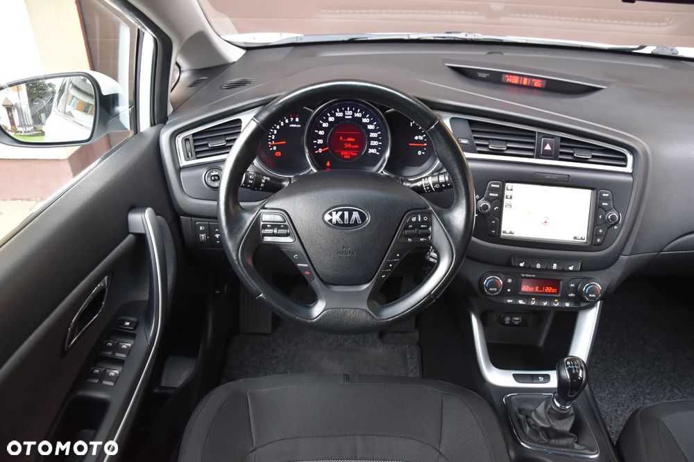 Kia Ceed 1.4 CVVT Dream-Team Edition - 23