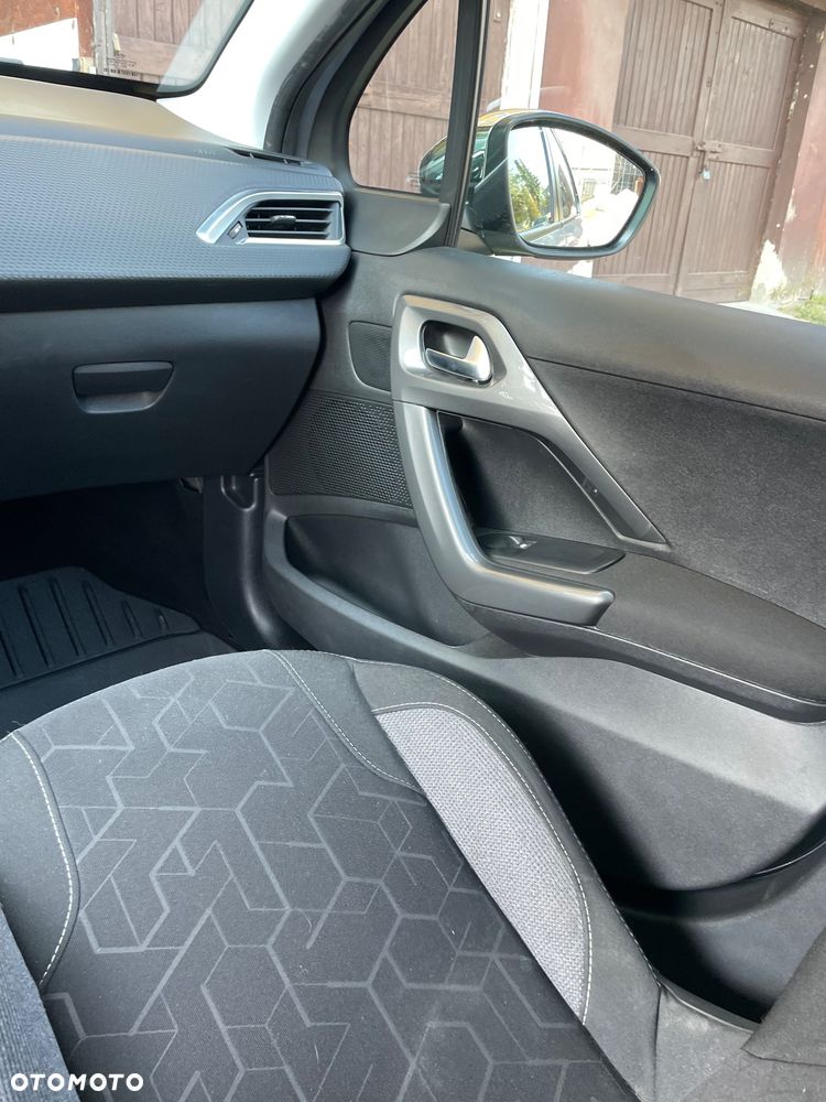 Peugeot 2008 1.2 Pure Tech Style - 23