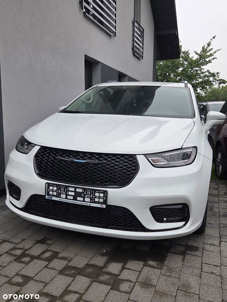 Chrysler Pacifica - 4