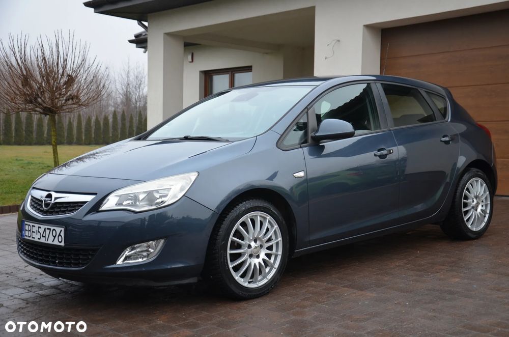 Opel Astra 1.6 150 Jahre - 1