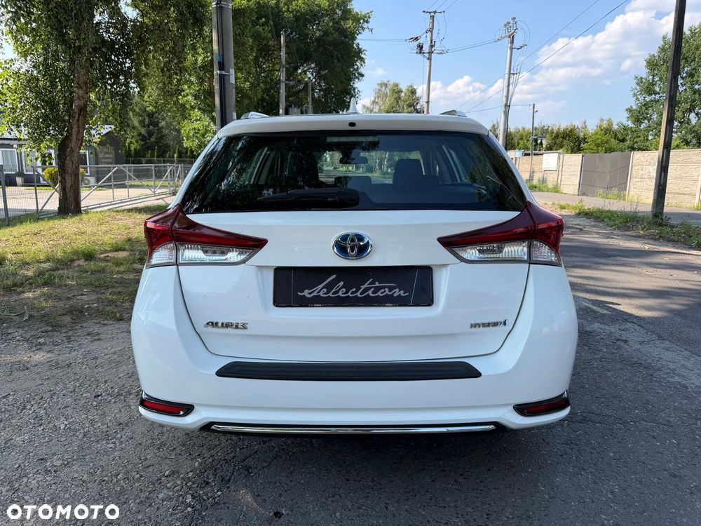 Toyota Auris Hybrid 135 Premium - 6